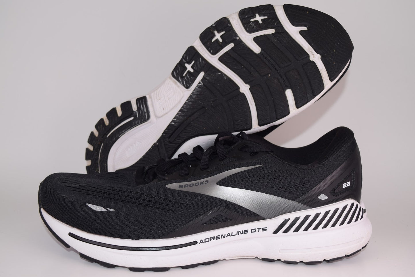Brooks Women Adrenaline GTS 23 1203811D004 Black Running Shoes Size 11.5 D