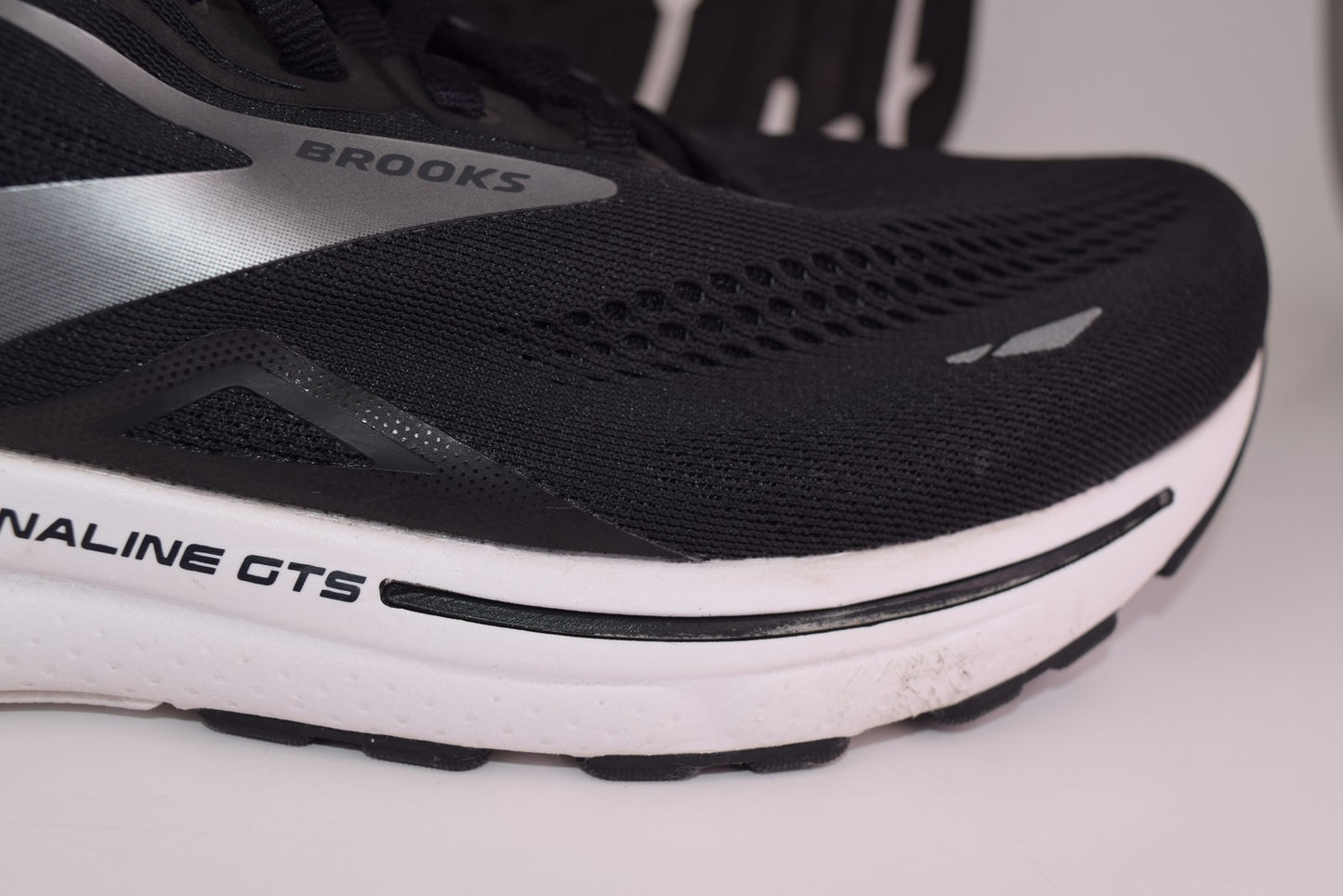 Brooks Women Adrenaline GTS 23 1203811D004 Black Running Shoes Size 11.5 D
