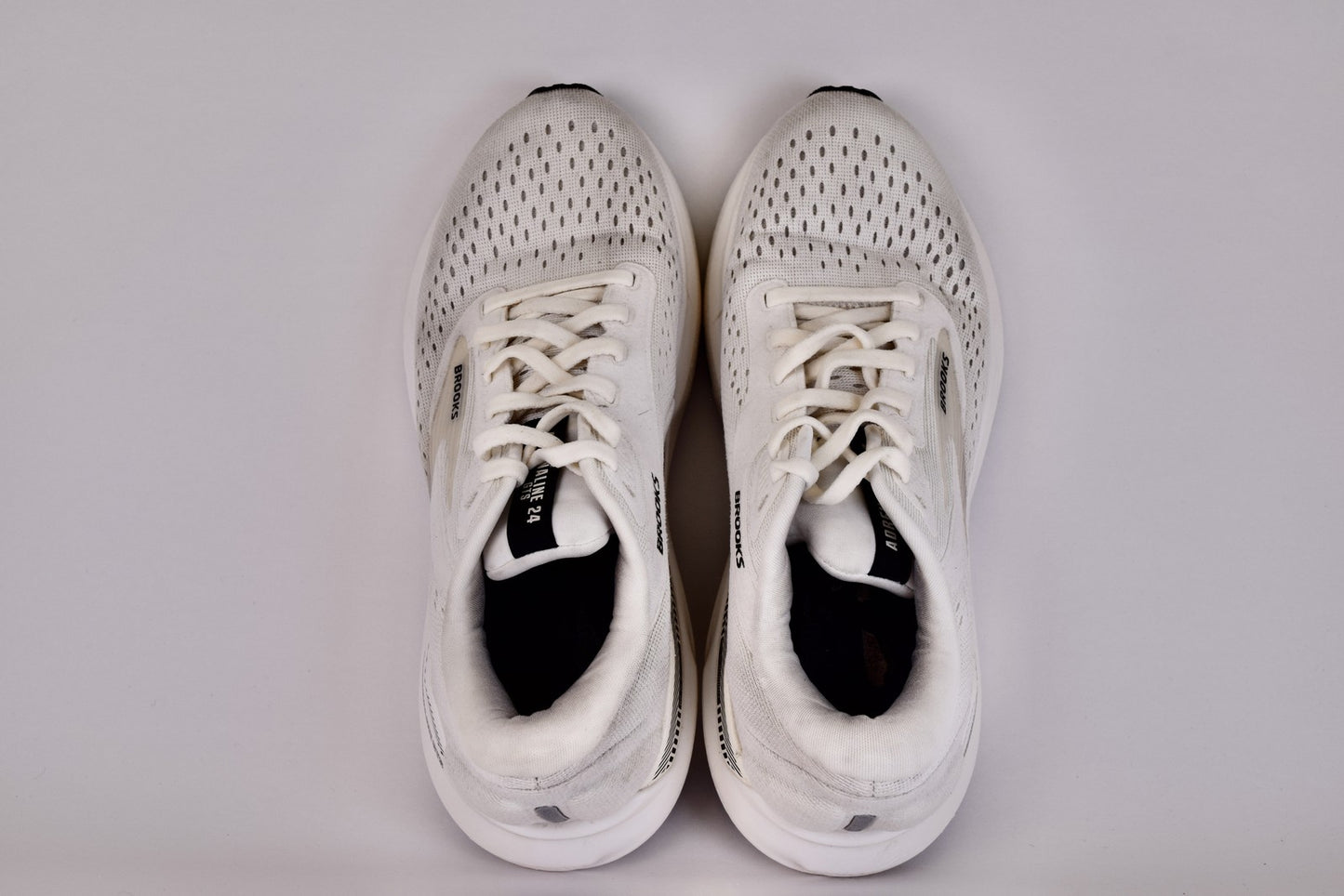 Brooks Women Adrenaline GTS 24 1204261B137 White Running Shoes Sneakers Size 7 B