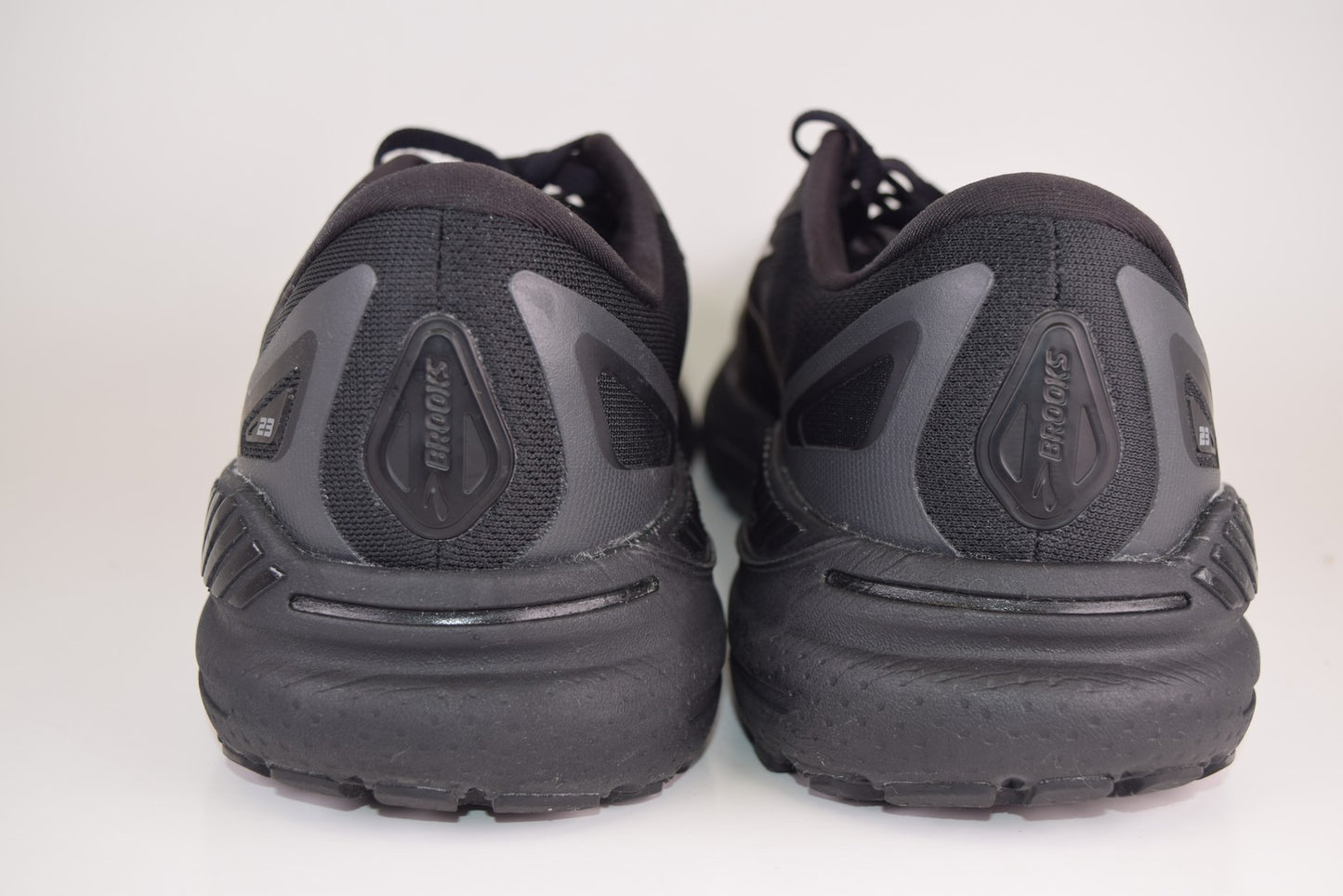 Brooks Women Adrenaline GTS 23 1203811B020 Black Running Shoes Size 10.5 B
