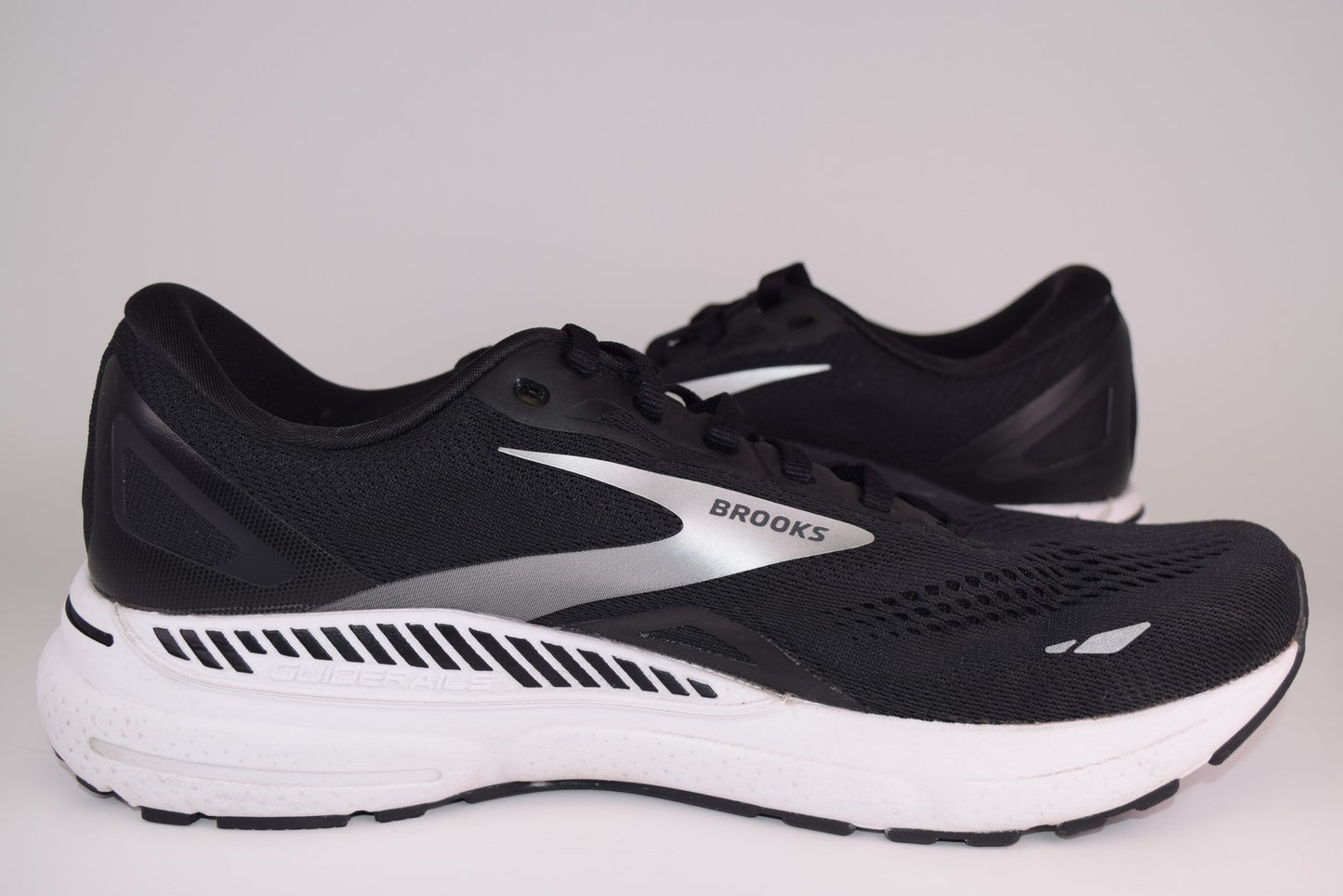 Brooks Women Adrenaline GTS 23 1203811D004 Black Running Shoes Size 11.5 D
