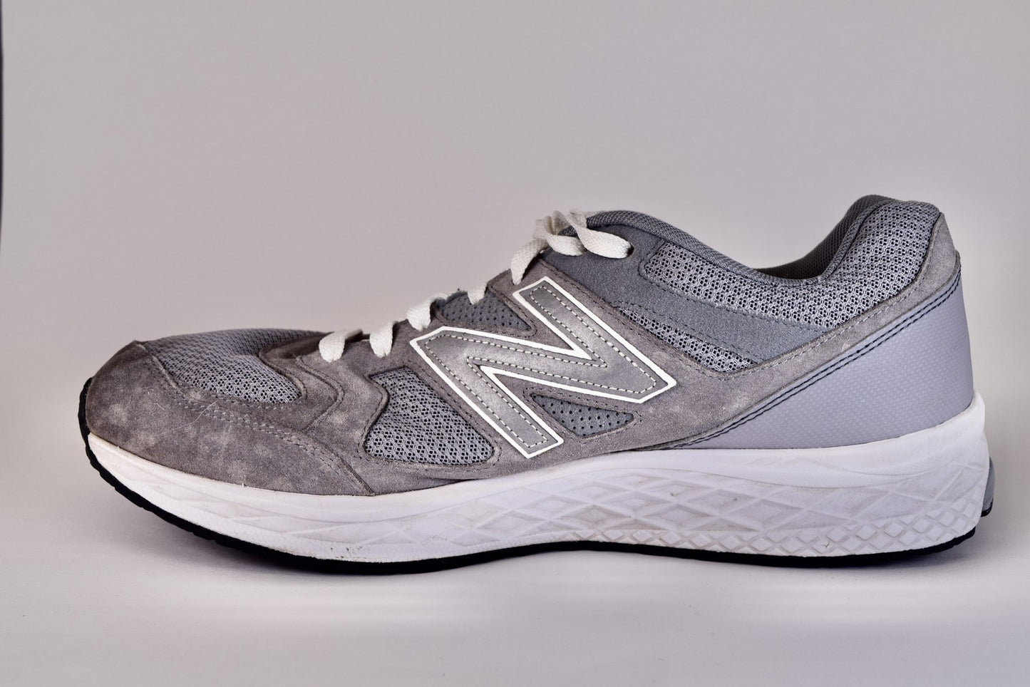 New Balance Men 795v1 ME795GW1 Gray Running Shoes Sneakers Size 12 D