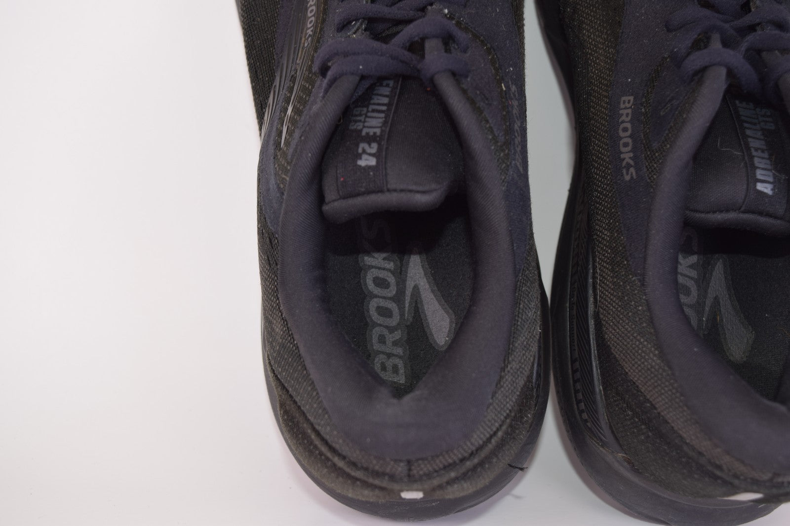 Brooks Men Adrenaline GTS 24 1104371D020 Black Running Shoes Sneakers Size 11 D