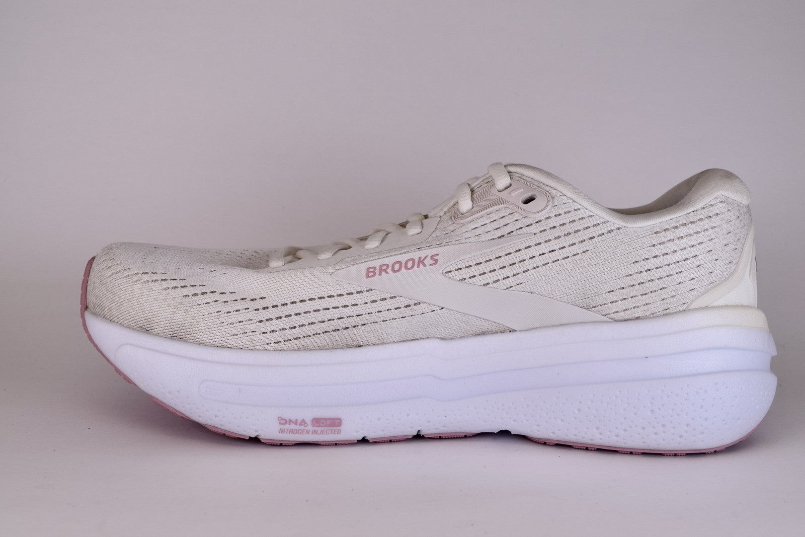 Brooks Women Ghost Max 2 1204201B190 Beige Running Shoes Sneakers Size 9.5 B