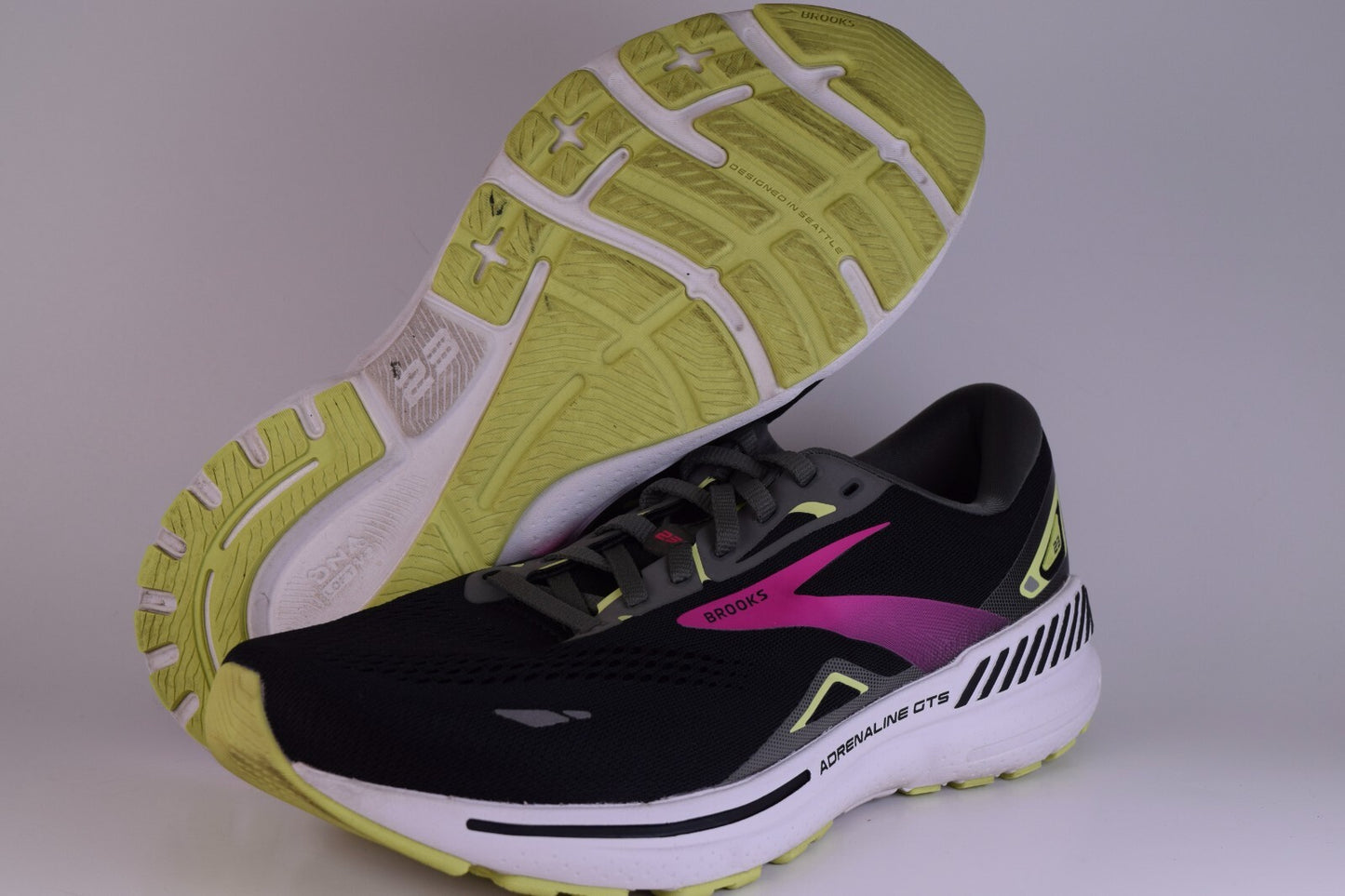 Brooks Womens Adrenaline GTS 23 1203811D037 Black Running Shoes Sneakers Sz 11 W