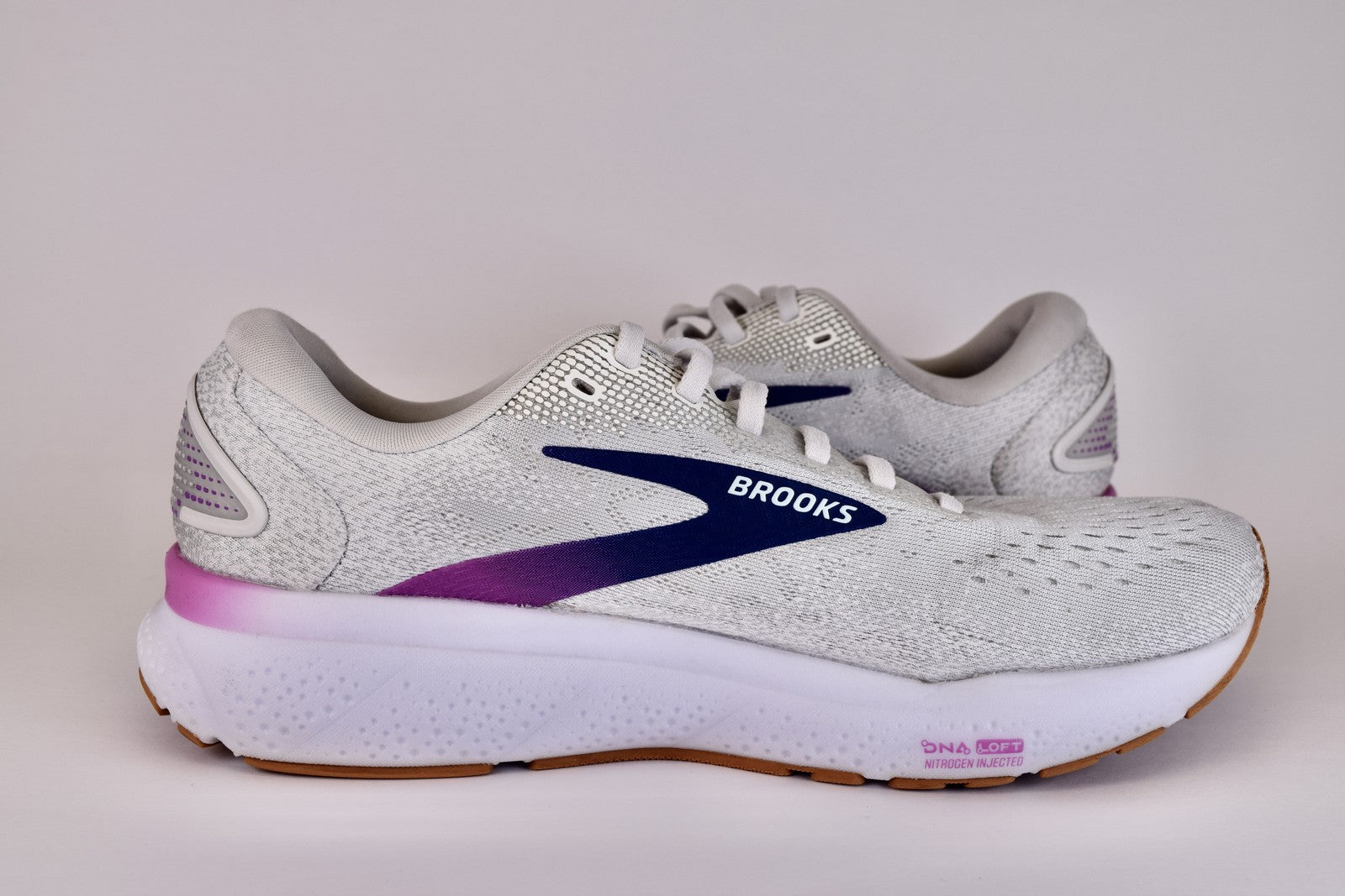 Brooks Women Ghost 16 1204071B175 Gray Running Shoes Sneakers Size 9.5 B