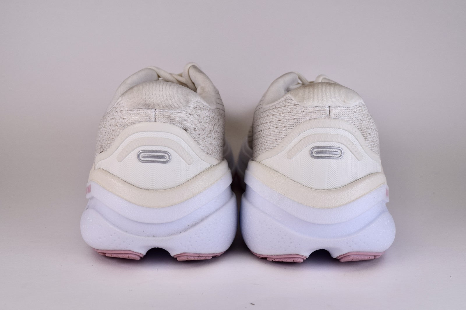 Brooks Women Ghost Max 2 1204201B190 Beige Running Shoes Sneakers Size 9.5 B