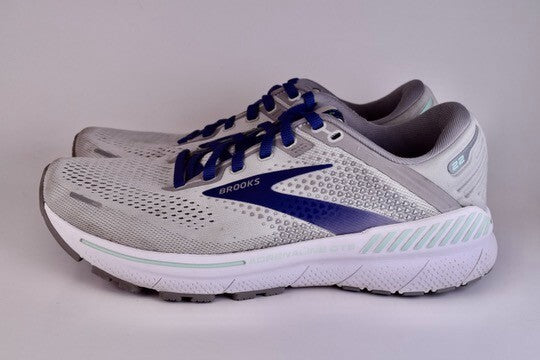 Brooks Womens Adrenaline GTS 22 1203531B045 Gray Running Shoes Sneakers Size 9 B