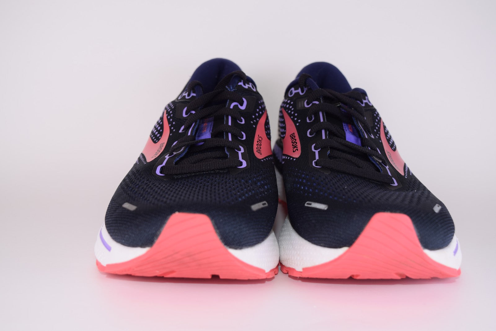 Brooks Women Adrenaline GTS 22 1203531B080 Black Running Shoes Size 10 B