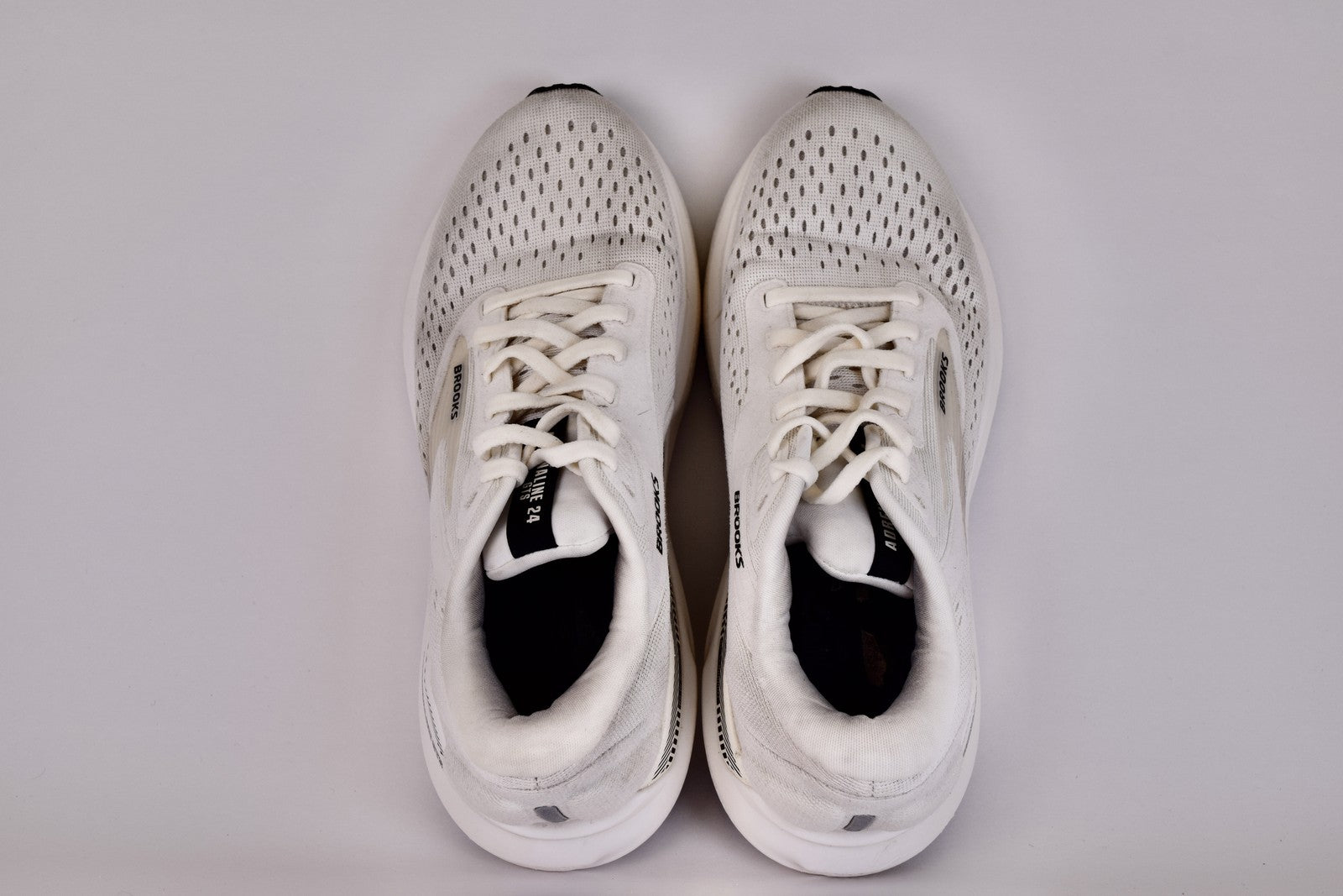Brooks Women Adrenaline GTS 24 1204261B137 White Running Shoes Sneakers Size 7 B