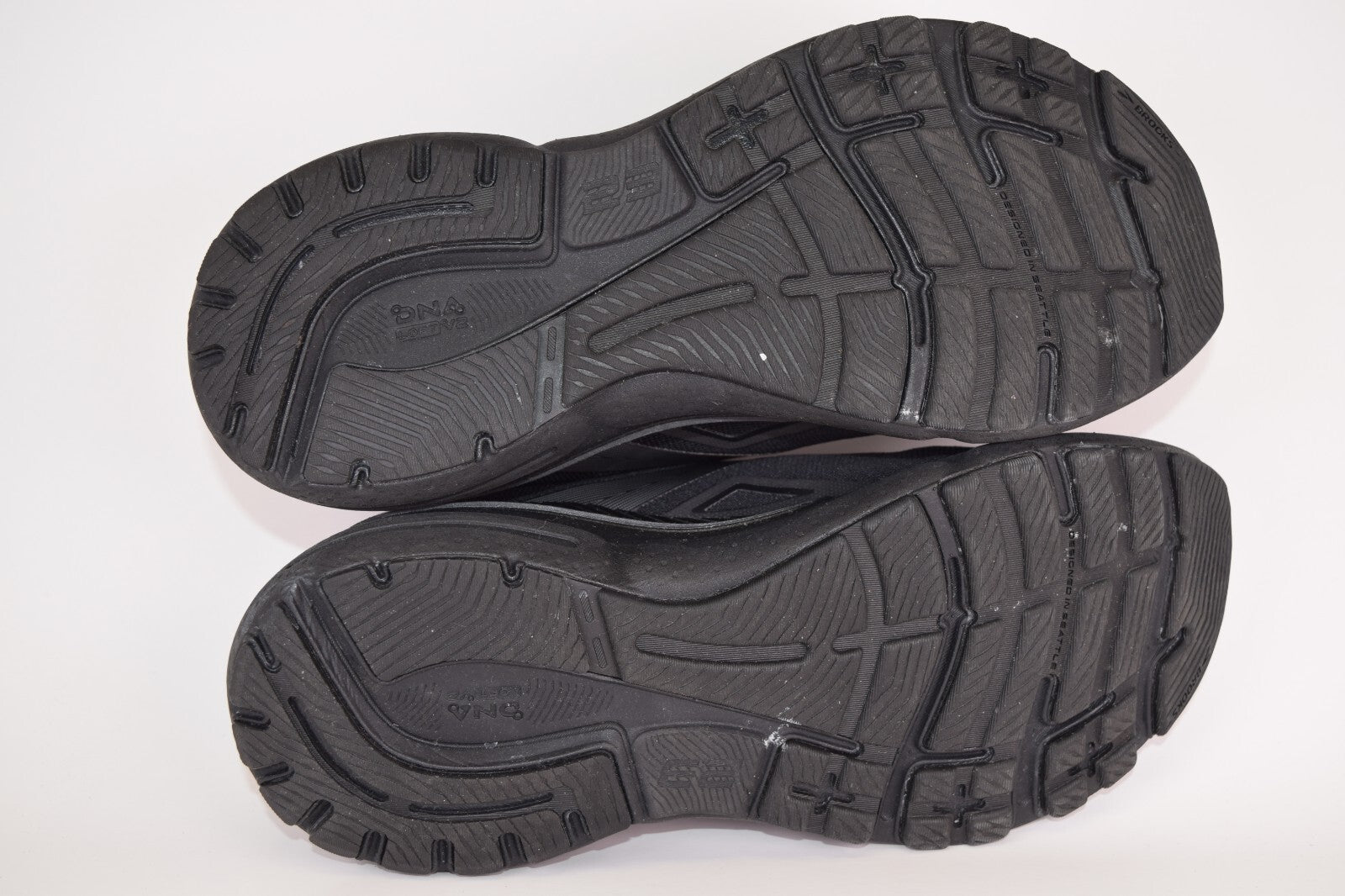 Brooks Women Adrenaline GTS 23 1203811B020 Black Running Shoes Sneakers Size 9 B