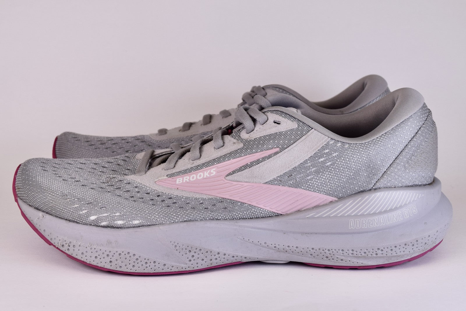 Brooks Women Adrenaline GTS 24 1204261B019 Gray Running Shoes Size 11.5 B