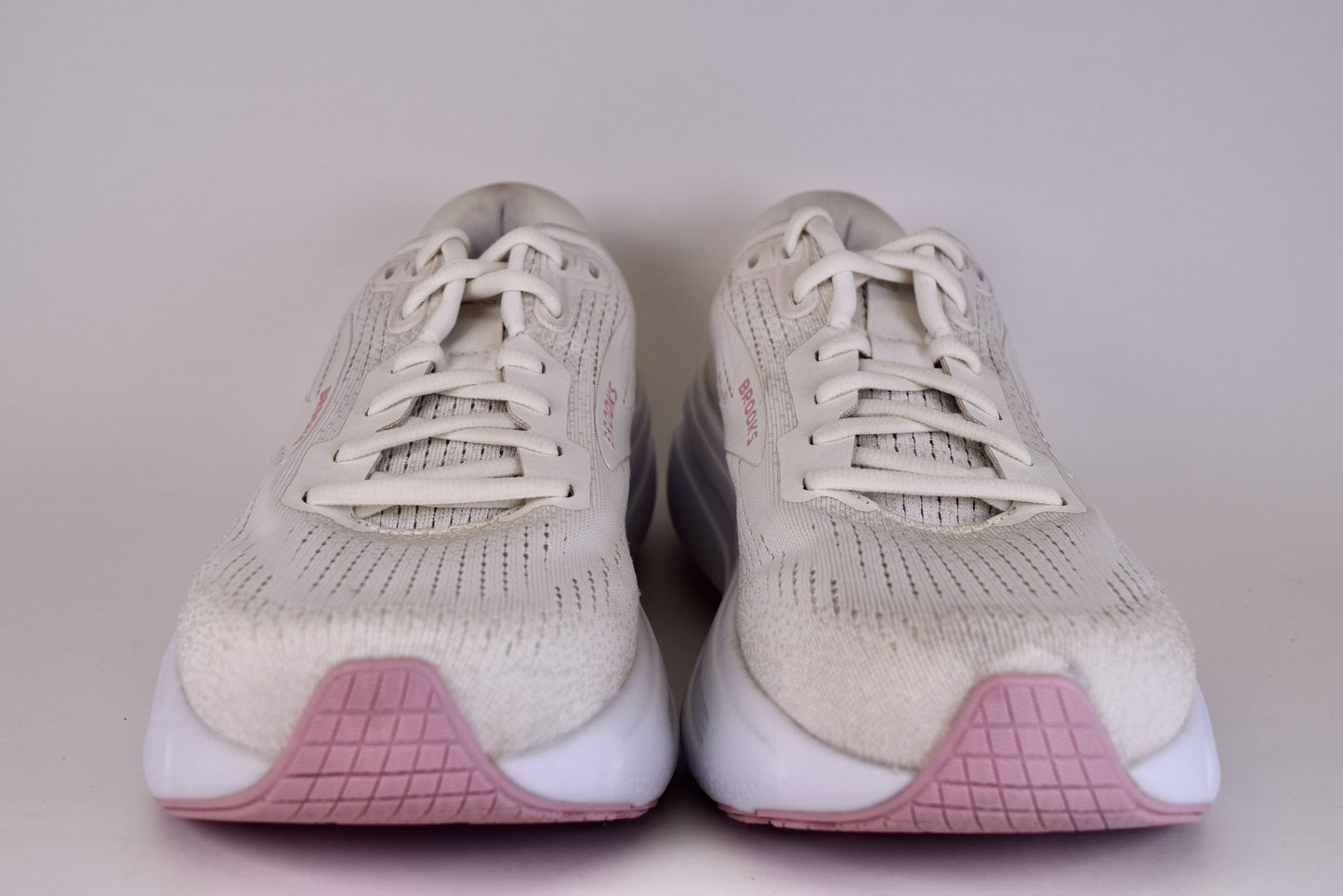Brooks Women Ghost Max 2 1204201B190 Beige Running Shoes Sneakers Size 9.5 B