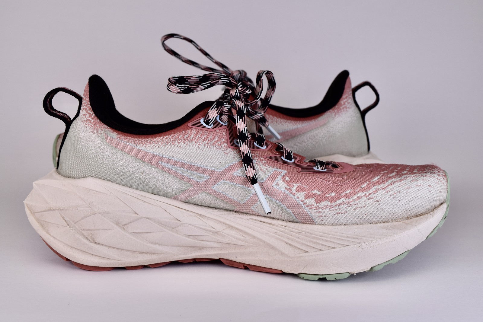ASICS Women Novablast 4 Trail 1012B654 Pink Running Shoes Sneakers Size 7.5