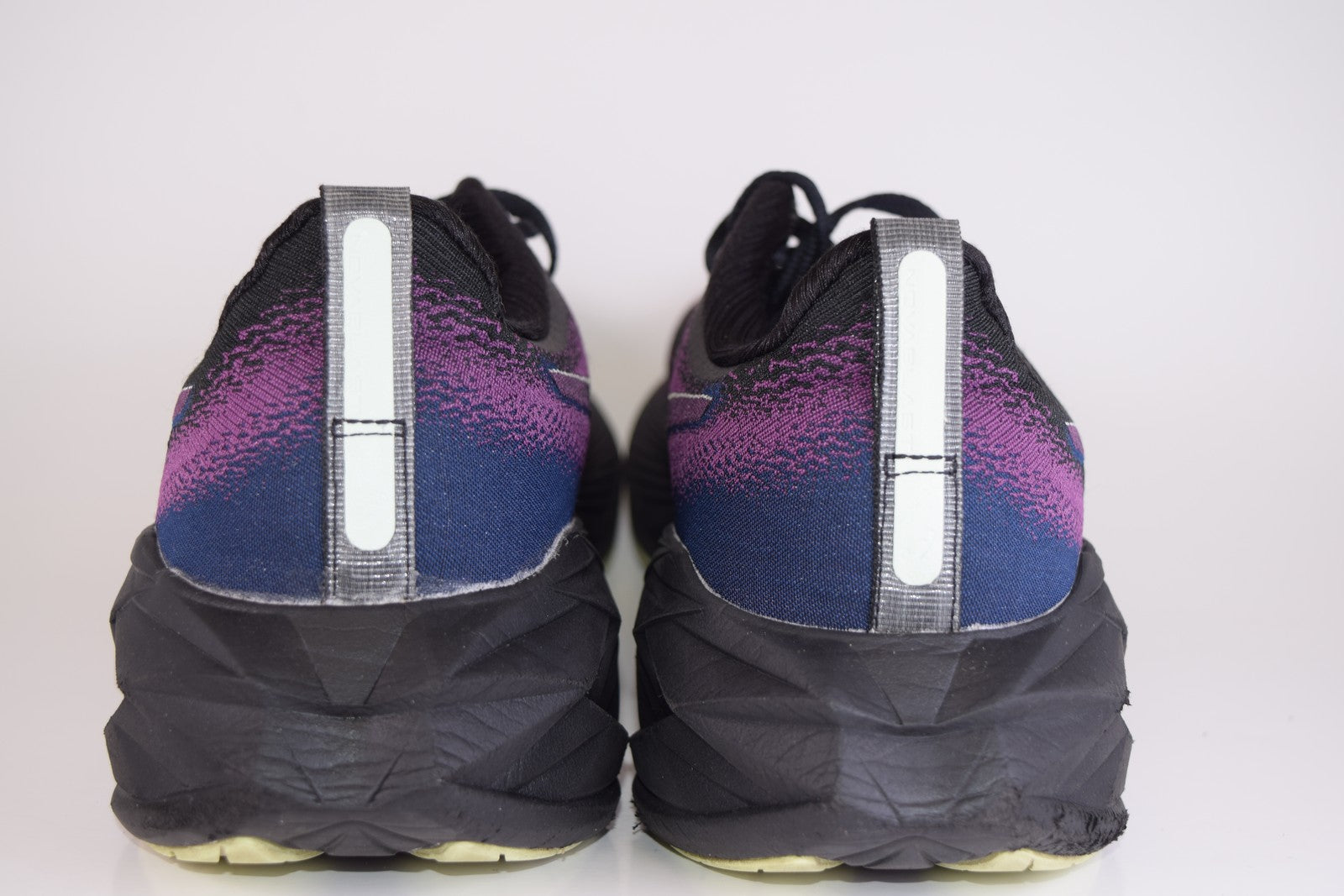 ASICS Women Novablast 4 1012B510 Black Running Shoes Sneakers Size 10