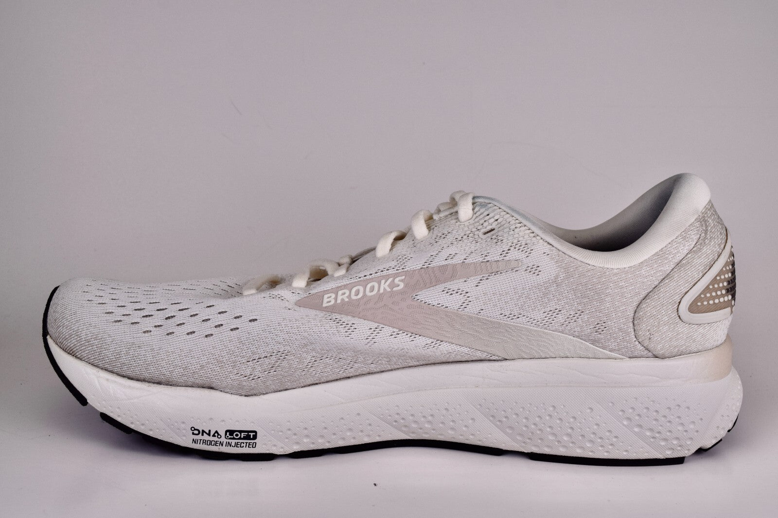 Brooks Mens Ghost 16 1104181D164 Coconut Chateau Beige Running Shoes Size 13 D