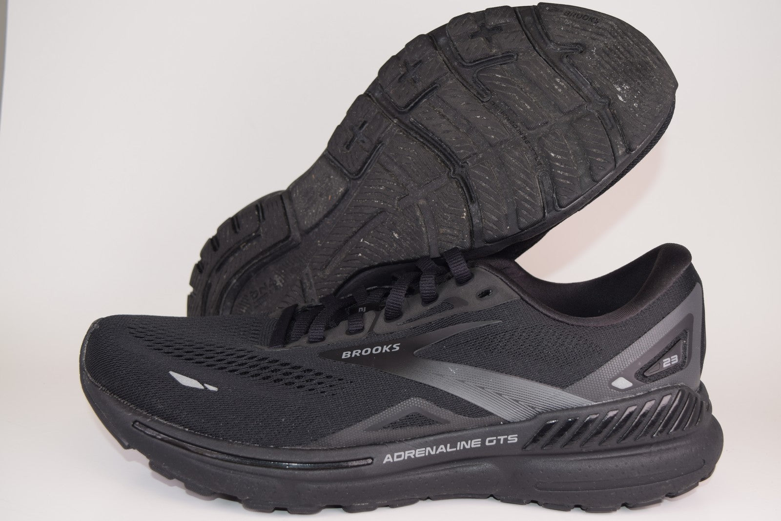 Brooks Women Adrenaline GTS 23 1203811B020 Black Running Shoes Size 10.5 B